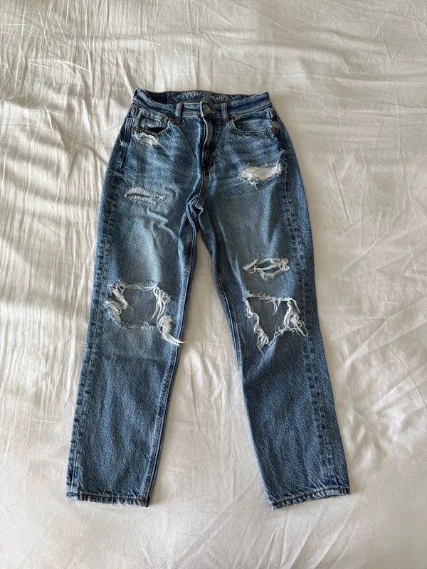 Medium Wash Ripped Mom Jeans - Image 2
