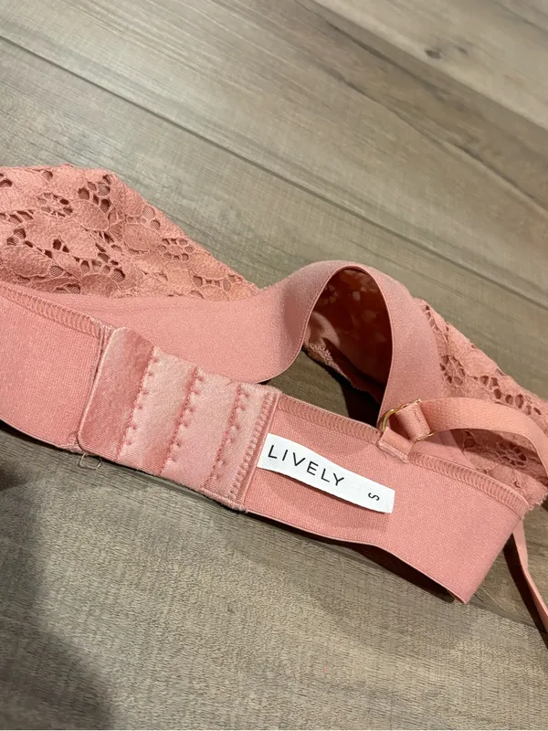 LIVELY LIGHTLY LINED PLUNGE SHELL TRIANGLE BRALETTE‎ PINK SIZE SMALL - Image 3