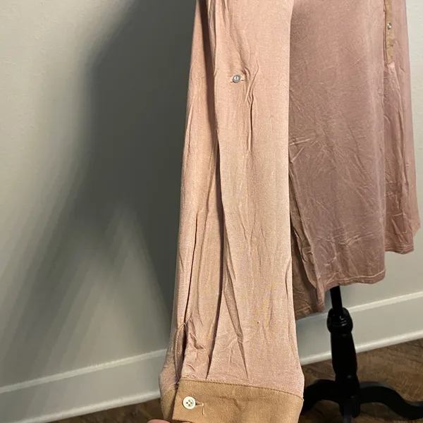 Very J Henley Button Neck Hi-Low Top Blouse Roll Sleeve Taupe Medium - Image 8