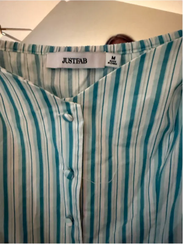 Women's JustFab Blouse Size M White Blue Striped Puff Sleeve Top - Image 2