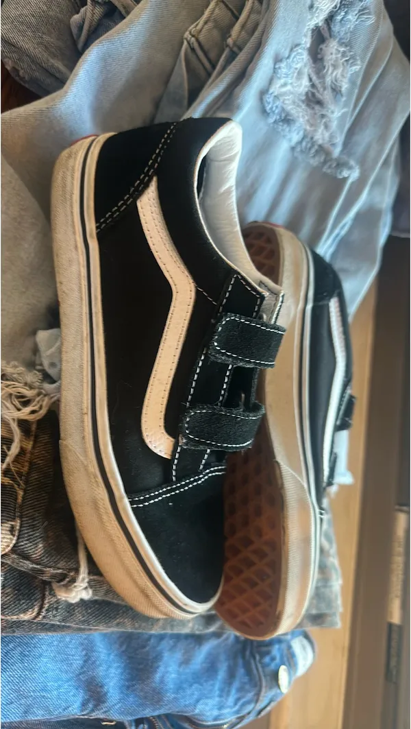 vans  - Image 3