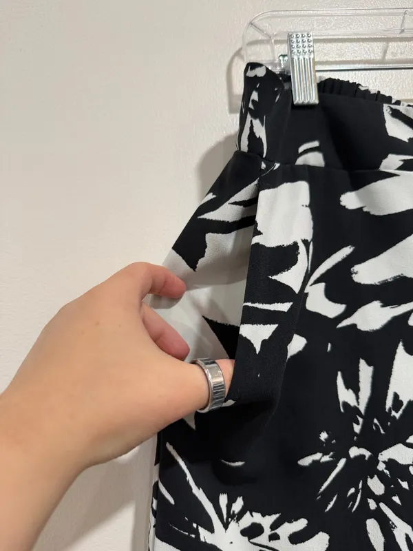Nine West Black White Floral Wide Leg Crop Pants Size XL - Image 6