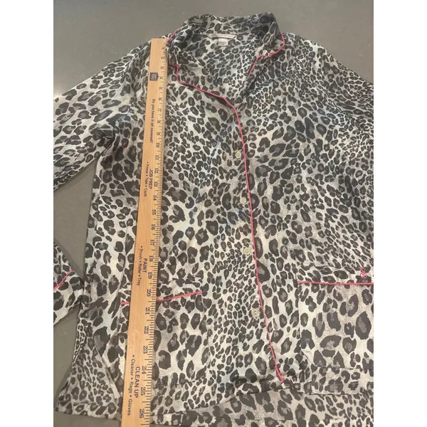 Victoria's Secret Leopard‎ Print Long Sleeve Pajama Top Pink Trim small - Image 2