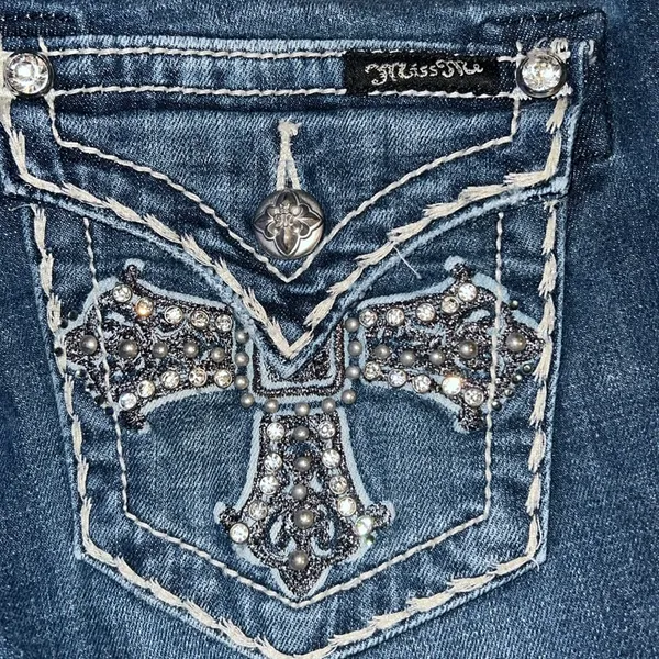 Miss Me Dark Blue Bermuda Jean Shorts size 26 - Image 9
