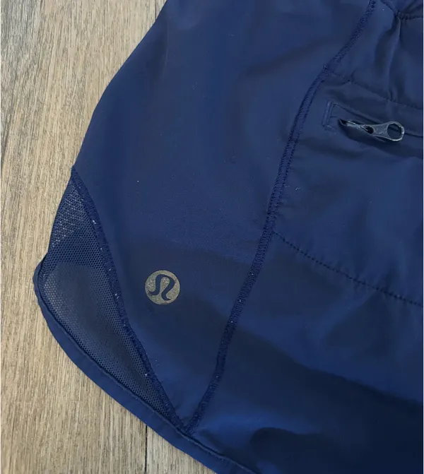 Lululemon Shorts 2.5" - Image 3
