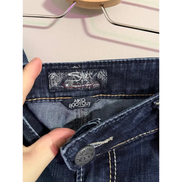 Silver Jeans Co Aiko Bootcut Dark Wash‎ Embellished Pocket Jeans Womens - Image 4
