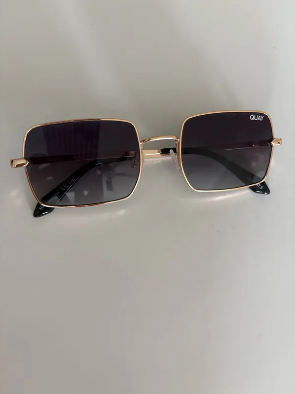Quay Rectangle Sunglasses - Image 5