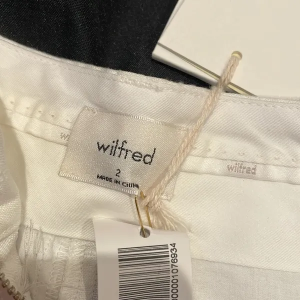 Aritzia NWT chariot organic tailored look linen shorts white 2 - Image 2