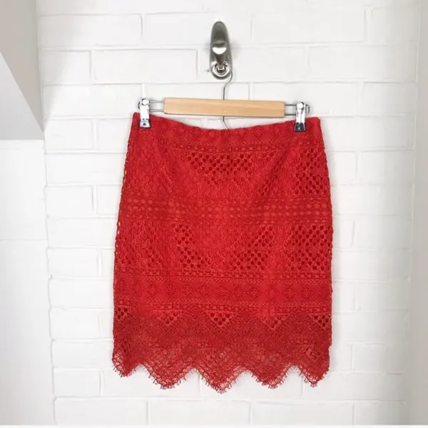 NWT Banana Republic Red Lace Skirt Size 0 - Image 2