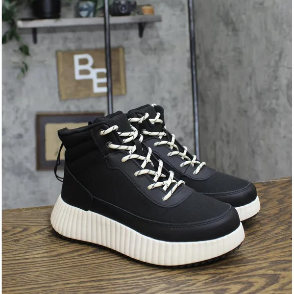 NWT Universal Thread Womens Shyla Platform Hiker Boots 91308329 Black 6M - Image 5