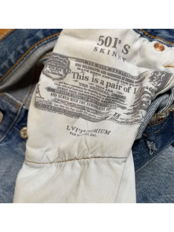 Size W25 L28 Levi’s Women’s Distressed Button Fly Jeans Light Wash Denim - Image 2
