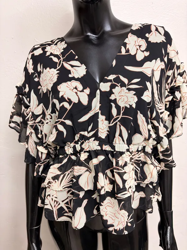 Marc New York Women's Black Floral V-Neck Ruffle Blouse - Image 4