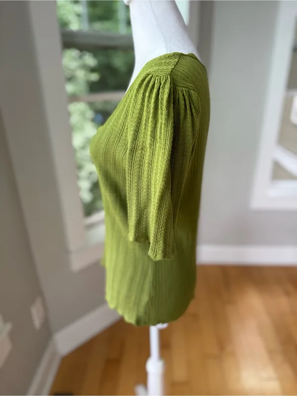 Ophelia Roe Scalloped Square-Neck Ribbed Knit Top in Olive Green Sz Large - Image 3