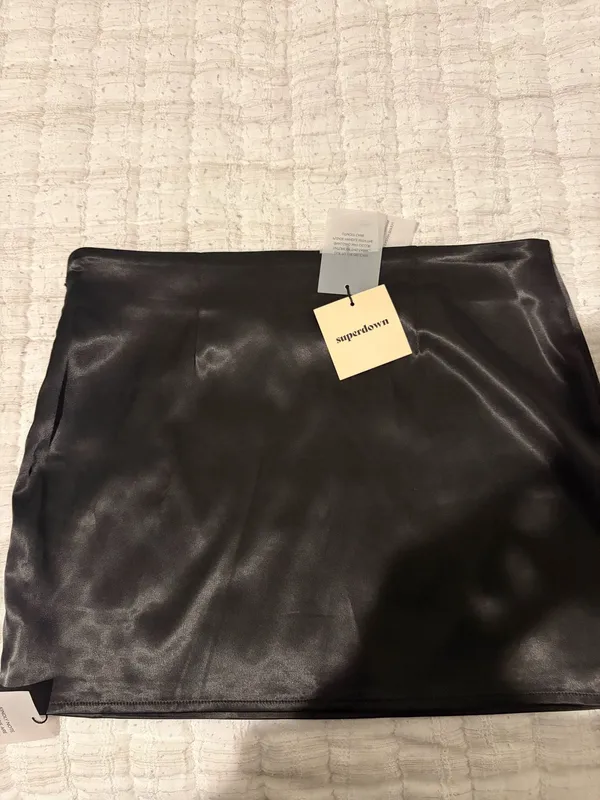 superdown Skirt Set - Image 9