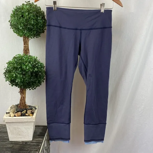 Lululemon Gray Cropped Mid Rise Leggings Pants 6 - Image 2