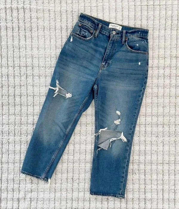 Abercrombie & Fitch Ultra High Rise Ankle Straight Jeans - Image 3