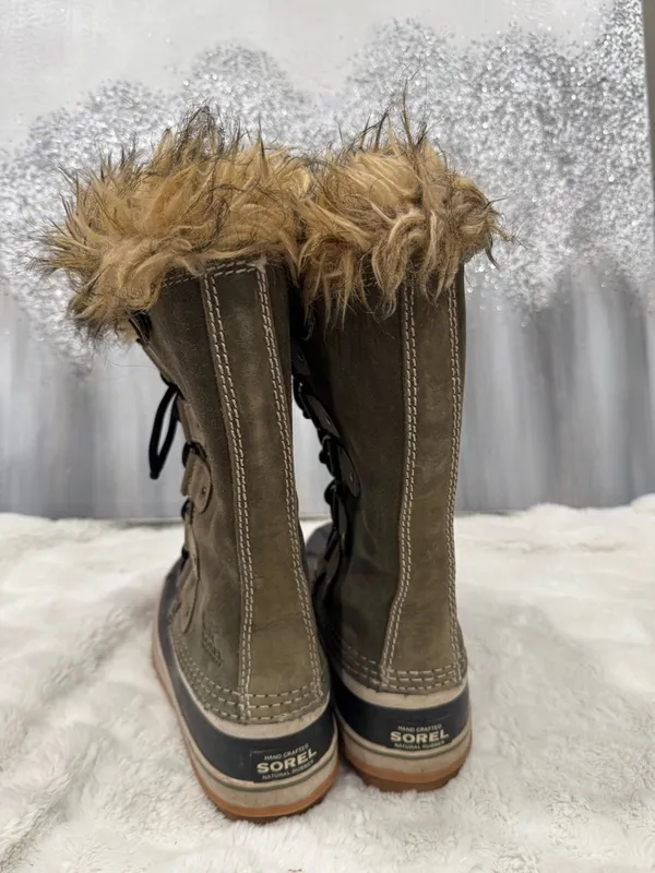 SOREL Women’s Joan Of Arctic Winter Boots Green and Black size 8 - Image 6