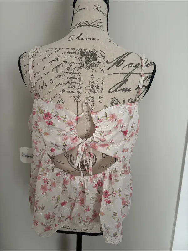 Altar'd State XL White Cami with Pink Floral Lace Trim - Image 4