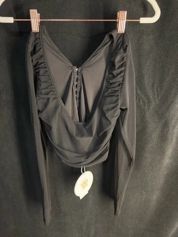 Black Long Sleeve front closure Princess Polly Top - Image 4