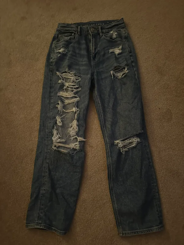 American Eagle Outfitters Ripped Jeans - Image 4