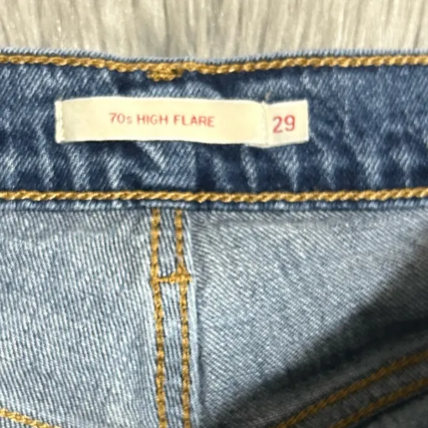 🌟HOST PICK🌟LEVI'S PREMIUM DARK WASH 70S HIGH RISE STRETCH FLARE JEANS Sz29 - Image 5