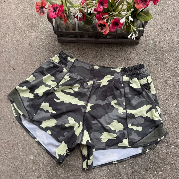 Camouflage Hotty Hot Shorts Size 8 Tall - Image 2