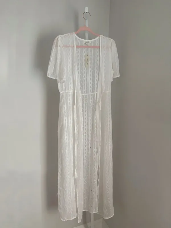 Francesca's Sheer Boho White Lace Wrap Kimono Beach Cover Up Tassels Size M NWT - Image 2