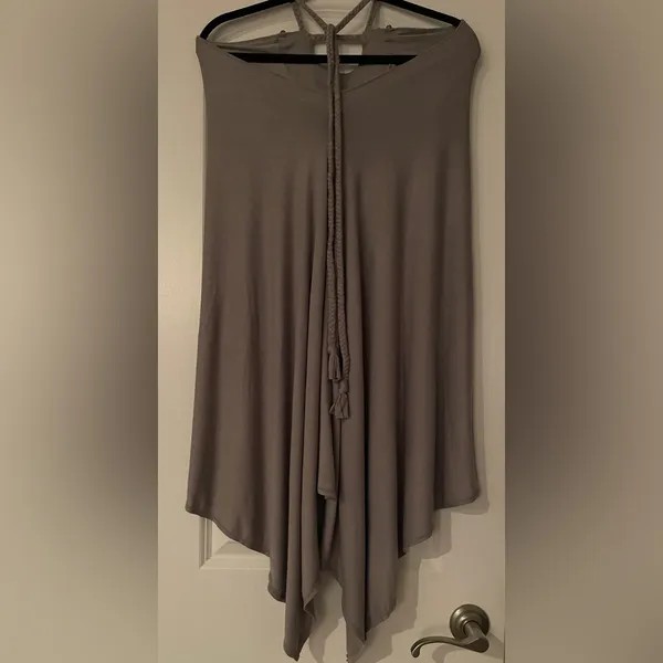 Chelsea & Violet Gray Dress with Beaded Detail Size M - Image 6
