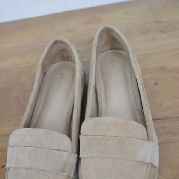 EXPRESS Tan Suede Pointed Toe Flats Size 9 - Image 6
