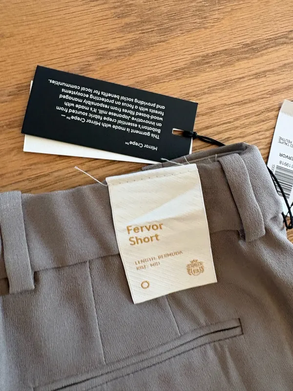 Aritzia Babaton fervor short taupe - Image 5