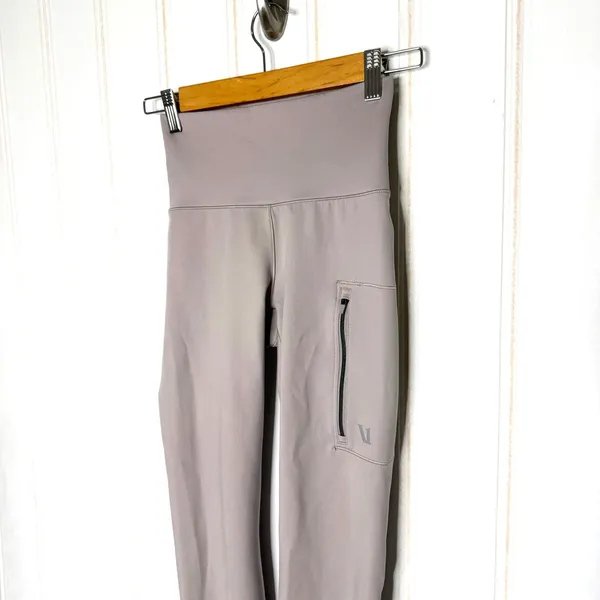 Vuori Evolve Zipped Legging Womens Uplift Leggings Soft Pewter Small - Image 7
