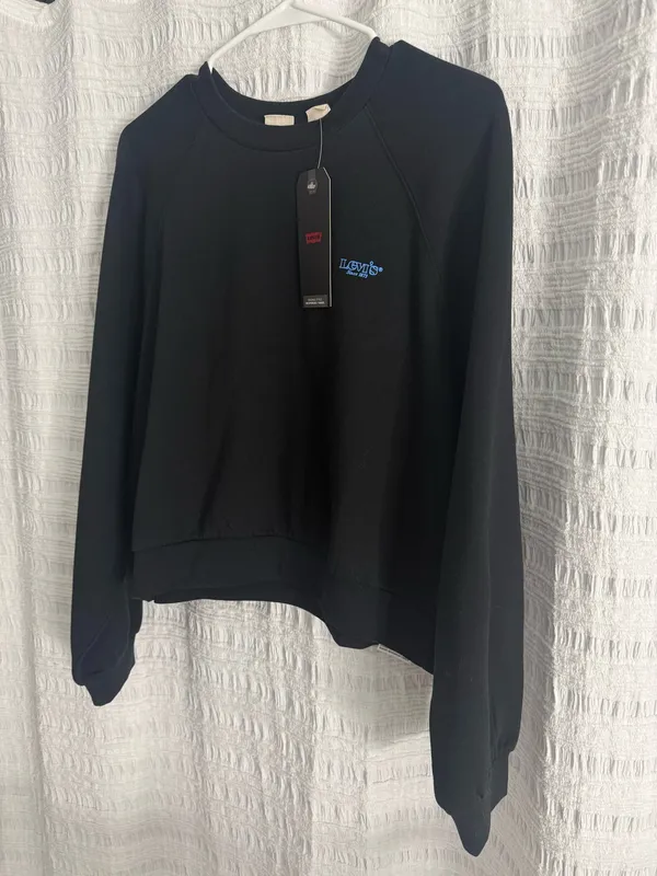 Levi’s Crewneck Sweatshirt - Image 2