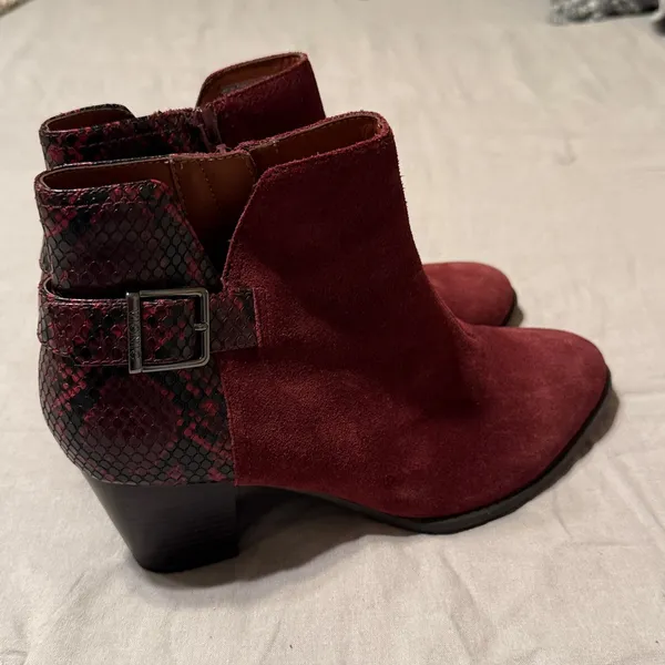 Vionic Burgundy Suede Snake Skin Block‎ Heel Bootie B37 - Image 6