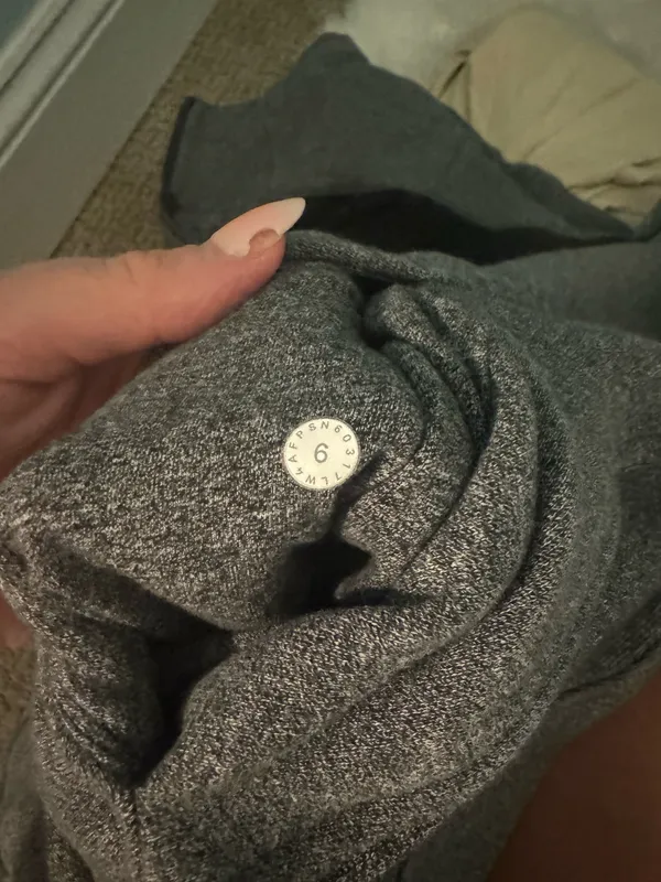 Full-Zip Lululemon Jacket 6 Black - Image 2