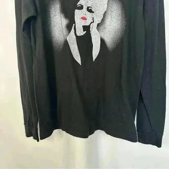 Disney‎ Cruella Long Sleeve Crewneck Shirt Womens Size Medium Black - Image 4