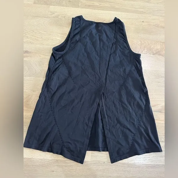 Athleta Foothill Tank top split back Black medium - Image 10