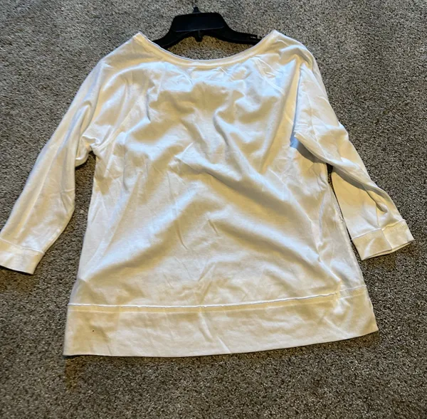 Abercrombie & Fitch Cream Embroidered 3/4 shirt is a size XS. - Image 5