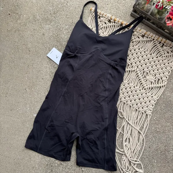 NWT  Black Strappy Bodysuit Size Medium - Image 4