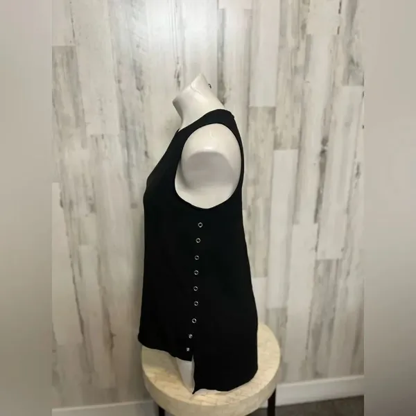 Black tank top - Image 2