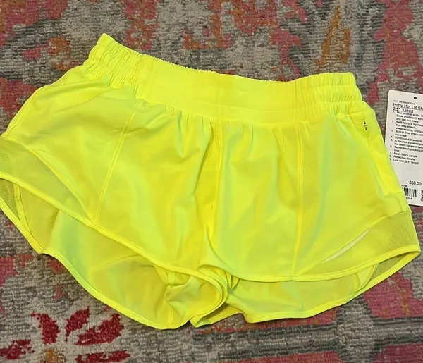 Lululemon Hotty Hot Short 2.5” - Image 2