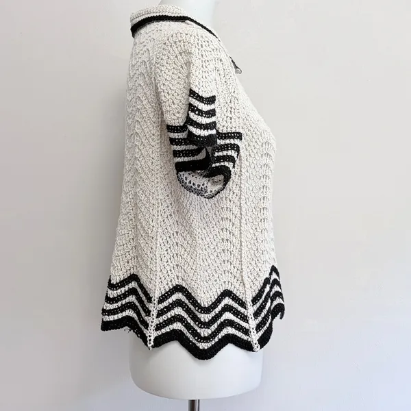 Solitaire Crochet Knit Polo Top Small Cream Black Chevron Scalloped Trim - Image 4