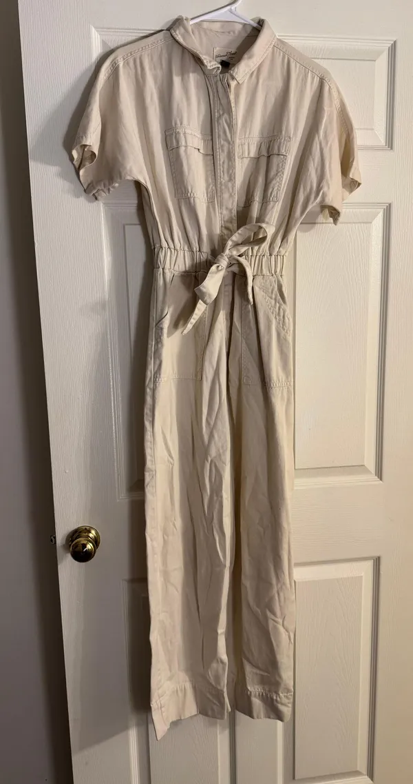 Universal Threads Cute Tan Jumpsuit - Image 3