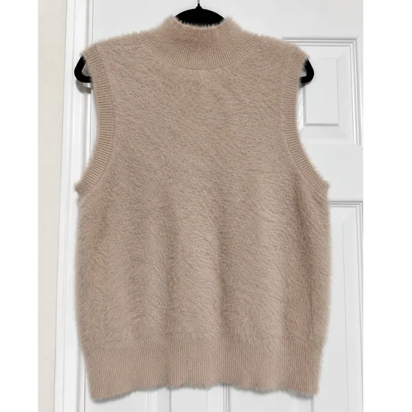NWOT Bailey 44 Fuzzy Eyelash Knit Mock Neck Sweater Vest Beige Medium Soft Cozy - Image 3