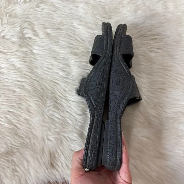 Solid Black Textured Slip On Sandals Size 5 - Image 5