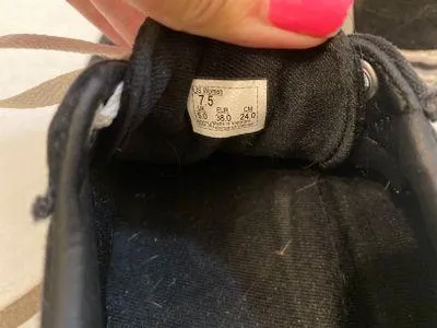 Black Size 7.5 - Image 4