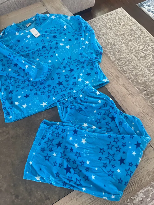 Mayfair Group Micro fleece Cozy Star-Print V-Neck Pajama Set - Blue - Image 3