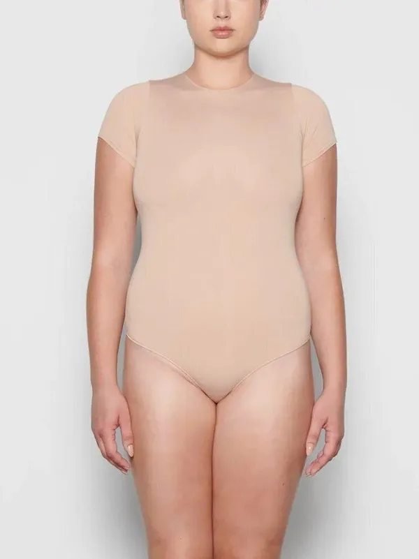 SKIMS Essential T-Shirt Thong Bodysuit in Sandstone Large/X-Large - Image 7