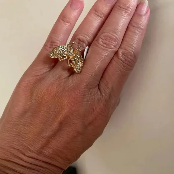 NWT Butterfly crystal ring Gold - Image 8