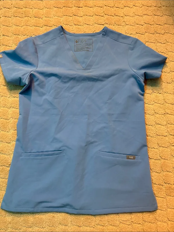 FIGS Clothing Casma Three-Pocket Scrub Top in Ceil Blue size XXS - Image 2