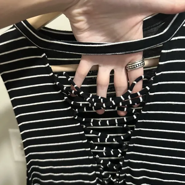 American Eagle Soft and Sexy Black and White Striped V-neck Tank Top size medium - Image 3